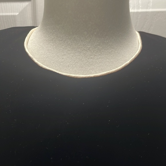 Jessica McClintock vintage dress in black velvet & lace w/ pearls on sleeves. - Picture 7 of 10